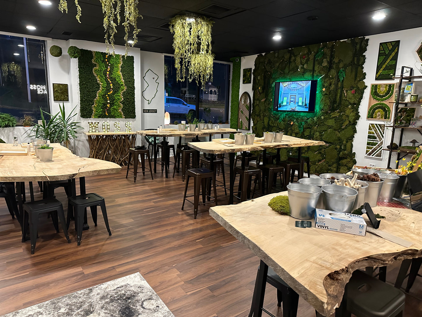 Kids Day: Ornament Making and Holiday Fun! Friday, Dec. 5th 3-5 pm